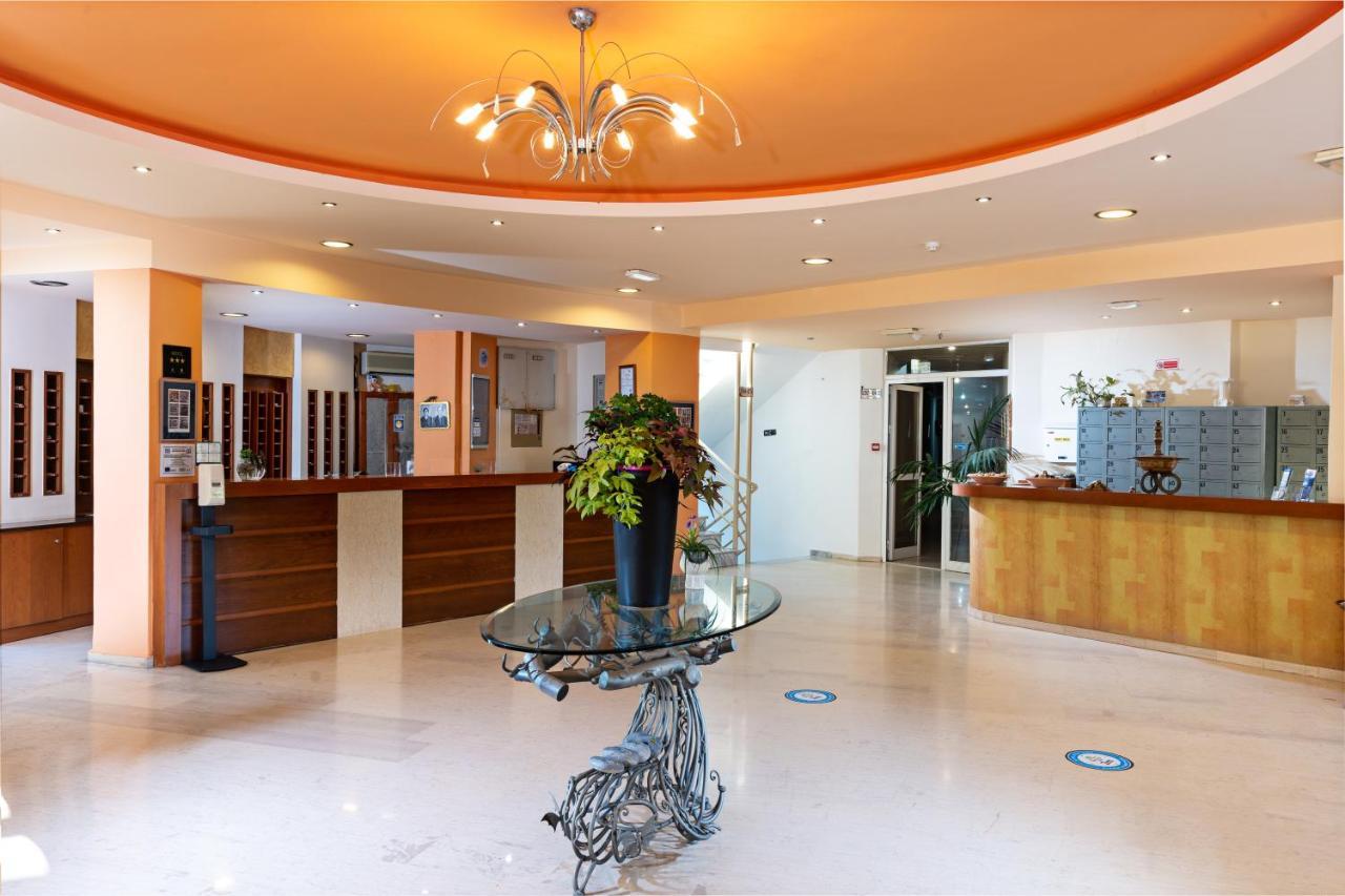 אדליאנוס קומפוס Hotel Kathrin Beach מראה חיצוני תמונה