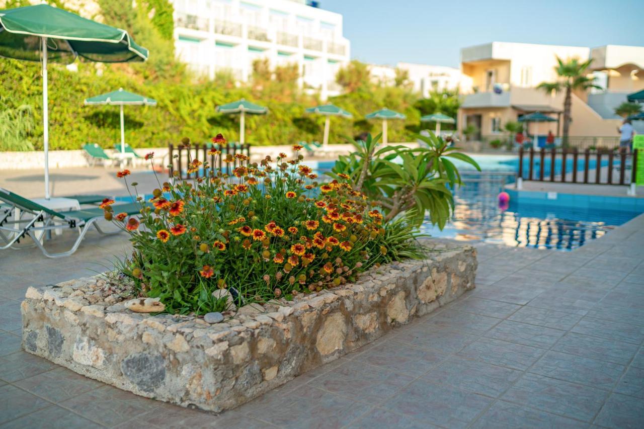 אדליאנוס קומפוס Hotel Kathrin Beach מראה חיצוני תמונה